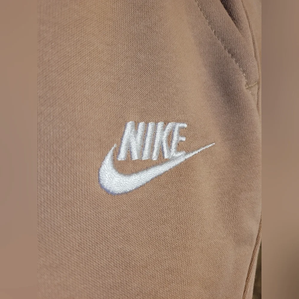 SET***** Nike Kids Beige Hoodie And Joggers SET - Picture 11 of 12